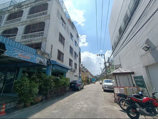 S2284 ให้เช่าอาคารพาณิชย์ 2 คูหา 4 ชั้น ซอยอุดมสุข 51 ทะลุถนนวชิรธรรม ใกล้แยกศรีอุดม