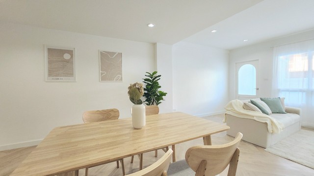 For SALE ทาวน์โฮม ใจกลางเมืองเชียงใหม่ ติดเซ็นทรัลเฟสติวัล LH-SW000349