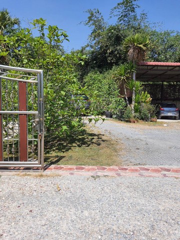 บ้าน ที่ดินพร้อมบ้านสวน ตำบลหน้าไม้ อำเภอลาดหลุมแก้ว 3 Bedroom 7000000 THAI BAHT ไม่ไกลจาก 1. ศูนย์โตโยต้าแยกนพวงค์  2. มหาวิทยาลัยราชพฤกษ์ 3. คลังสินค้าซีพีออล์ ลาดหลุมแก้ว ราคาคุ้ม