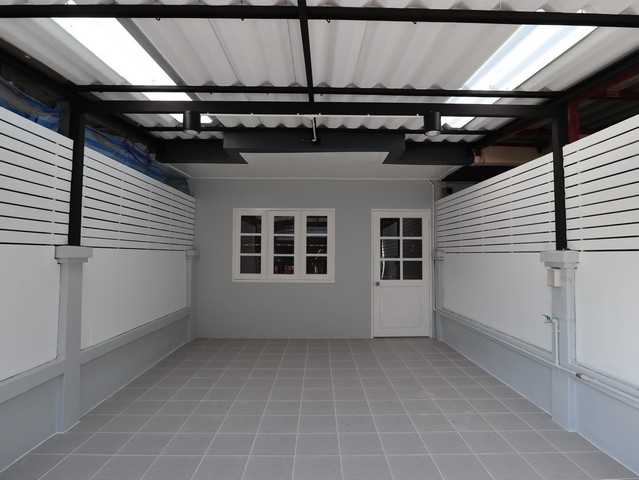 ขาย บ้านตกแต่งใหม่ ม.อรุณธร ถนนสุขาภิบาล 5 ใกล้จุดขึ้นลงทางด่วน สุขาภิบาล 5
