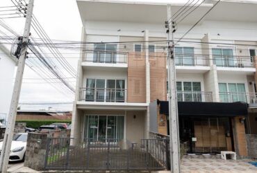 ขายทาวน์เฮ้าส์  หมู่บ้านอยู่เย็นดีลักซ์ ทาวน์ กรุงเทพมหานคร (PKK03-04544)