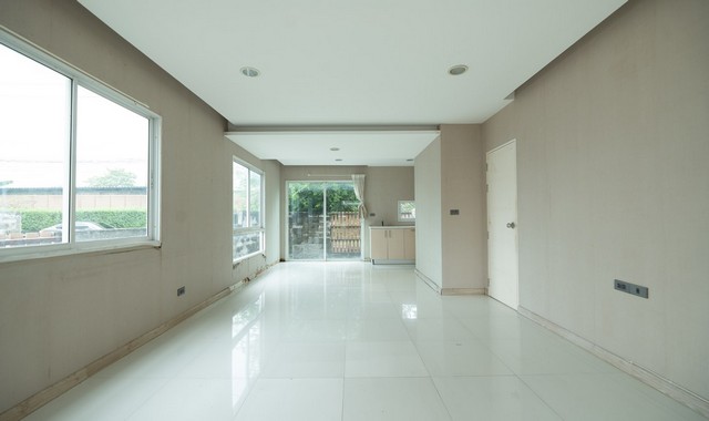 ขายทาวน์เฮ้าส์  หมู่บ้านอยู่เย็นดีลักซ์ ทาวน์ กรุงเทพมหานคร (PKK03-04544)