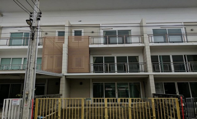 ขายทาวน์เฮ้าส์  หมู่บ้านอยู่เย็นดีลักซ์ ทาวน์ กรุงเทพมหานคร (PKK03-04951)