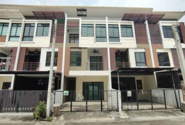 ขายทาวน์โฮม 3 ชั้น 2 คูหา โครงการ ซิกเนเจอร์ เอกชัย- บางบอน PKK03-04871