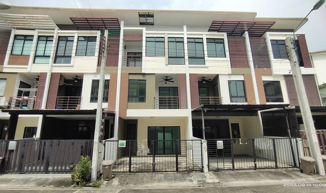 ขายทาวน์โฮม 3 ชั้น 2 คูหา โครงการ ซิกเนเจอร์ เอกชัย- บางบอน PKK03-04871
