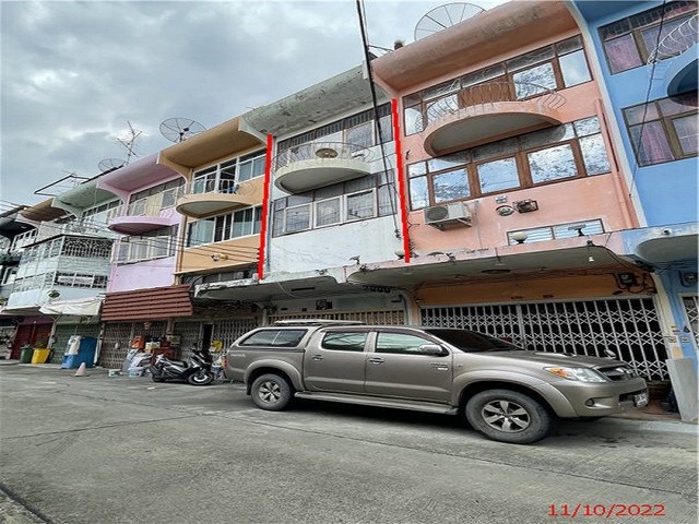 ขายอาคารพาณิชย์ 3 ชั้น หมู่บ้าน บางมด จอมทอง PKK04-06008