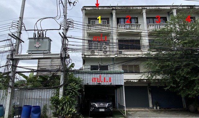 ขายอาคารพาณิชย์ 3 ชั้น ติดถนน เขตจอมทอง, กรุงเทพ PKK04-06011