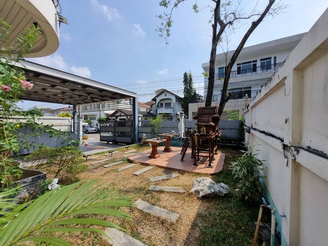 ขายบ้านศรีนครินทร์ 102 ตร.ว. 5 นอน ทำเลดี ตรงข้ามพาราไดซ์พาร์ค ใกล้โรงพยาบาล