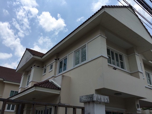 ขายบ้านเดี่ยว 2 ชั้น หมู่บ้านภัคภิรมย์ พูลวิลล่า ซัมเมอร์ ซอยศรีด่าน 22