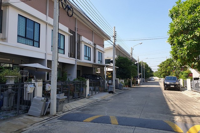 ขายทาวน์เฮ้าส์ หมู่บ้านโมดิวิลล่า ปิ่นเกล้า-วงแหวน นนทบุรี (PTT00224)