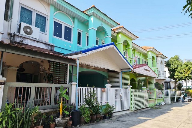ขายทาวน์เฮ้าส์  หมู่บ้านศิริวรรณ-ชวนชม นนทบุรี (PTT00296)