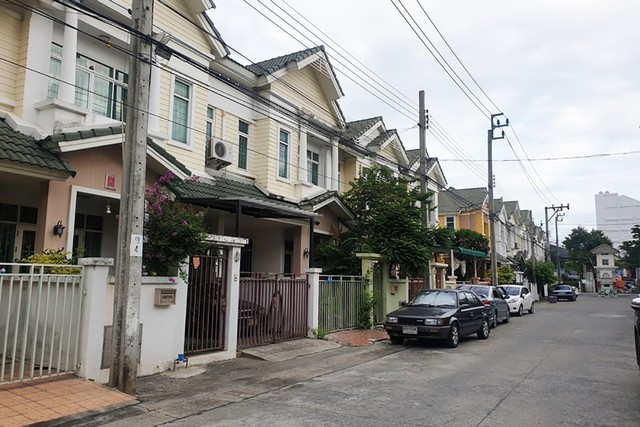 ขายทาวน์เฮ้าส์    หมู่บ้านสิรภัทร 2 นนทบุรี (PTT00108)