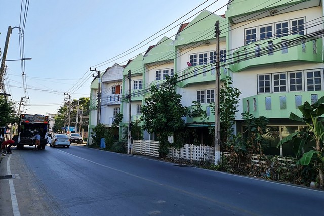 ขายทาวน์เฮ้าส์ หมู่บ้านดิ อิส ทาวน์โฮม ปทุมธานี (PTT12049)