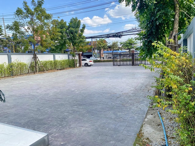 มอเตอร์เวย์ ออฟฟิศถูกทีสุด 5 ชั้น ไม่เคยอยู่!  732 ตรม. สัมมากร นิด้า รามคำแหง ลำสาลี  134 ตรว.