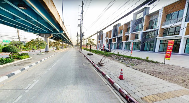 ร่มเกล้า ฉลองกรุง 3.5ชั้น MRT สุวินทวงค์ ไม่เคยอยู่ หนองจอก เขต เชื่อมสัมพันธ์  38ตรว. 300 ตรม.3นอน