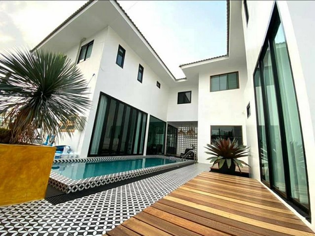 For sale บ้านใหม่ 2 ชั้น สไตล์ Luxury Modern เชียงใหม่ หางดง พร้อมสระว่ายน้ำ LH-SW000372