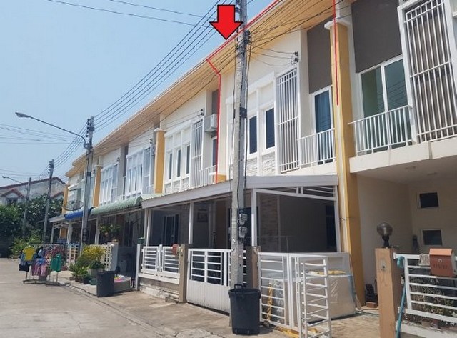 ขายทาวน์โฮม 2 ชั้น โครงการ  โกลเด้นทาวน์ พระราม 2 PSC11075