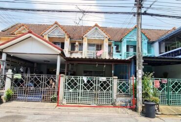 บ้านทาวน์เฮ้าส์ 2 ชั้น โครงการพูนสินธานี 3 ซอยเคหะร่มเกล้า 64 ลาดกระบัง PTT00303