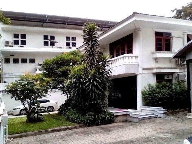 [H287]บ้านหลังใหญ่ พร้อมที่จอดรถ12 คัน ติดถนนพระราม9 ใกล้แยกอโศก เหมาะทำสำนักงาน ร้านอาหาร สตูดิโอ