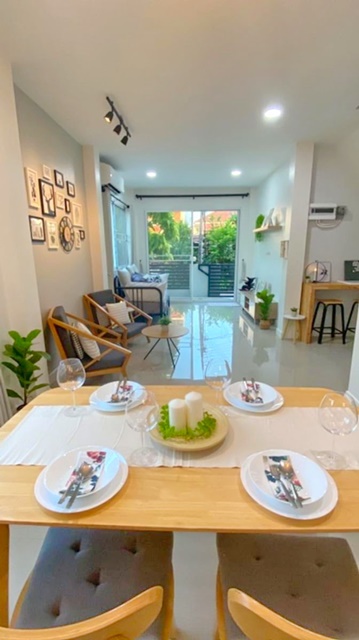 เมเจอร์รัชโยธิน รัชดา38-44  เฟอร์ครบ ตรงปก!บ้านตกแต่งใหม่ไม่เคยอยู่  2ชั้น 160ตร.ม. 3นอน  35 ตรว.