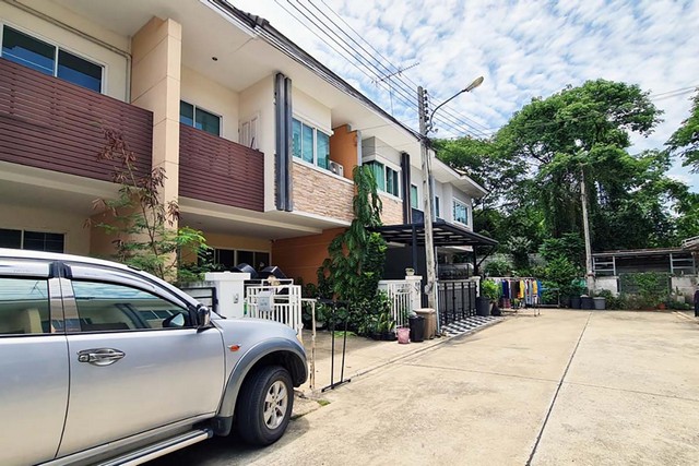 ขายทาวน์เฮ้าส์  โครงการเดอะลิฟวิ่ง รังสิต-ติวานนท์  ปทุมธานี (PTT12851)