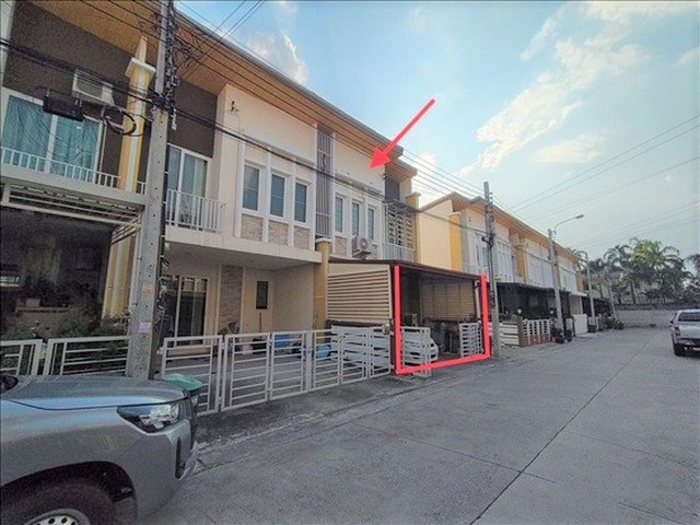 ขายทาวน์เฮ้าส์ หมู่บ้านโกลเด้นทาวน์ บางนา-กิ่งแก้ว สมุทรปราการ (PKK03-05651)