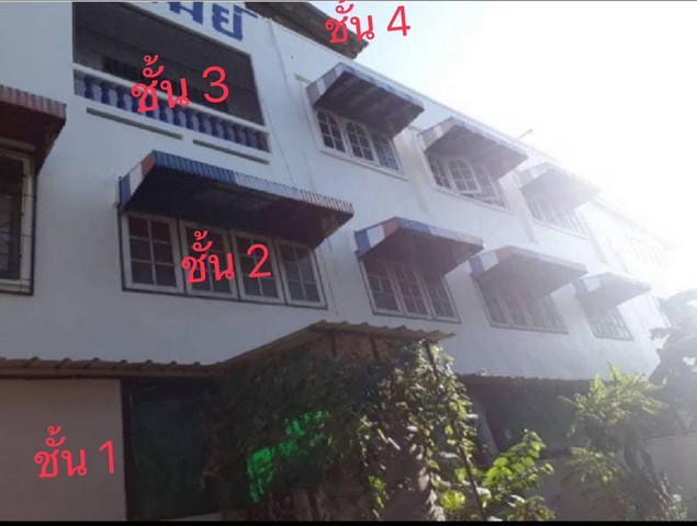 ขายอาคารพาณิชย์ 3 ชั้นครึ่ง ด้านหน้าติดถนนสุขุมวิท  ด้านหลังติดซอยหลังบ้านกำนัน  อ.เมือง จ.ชลบุรี