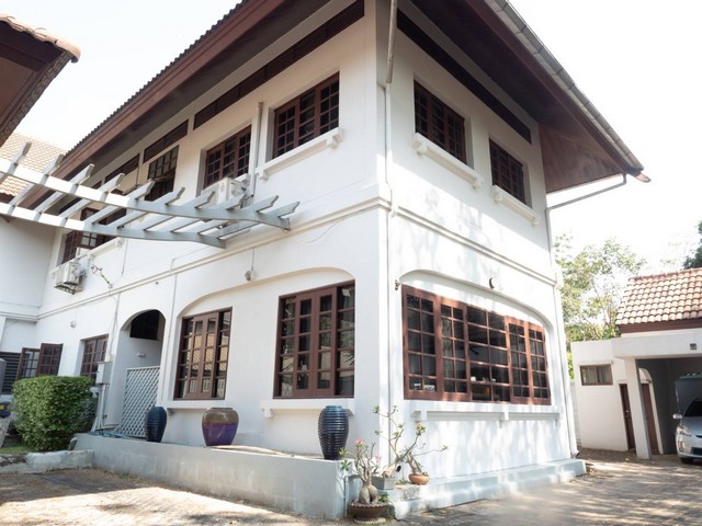 ขายบ้านเดี่ยวนวธานี  บรรยากาศดี ร่มรื่น ติดต่อ  อรัชพร 081-4888799