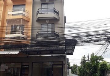 ขายตึกแถว มีชั้นลอย หลังริม ลาดพร้าว107 ใกล้สถานีรถไฟฟ้าลาดพร้าว101