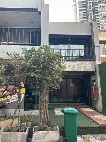 [F283]ทาวน์โฮม รีโนเวทต่อเติมเต็มพื้นที่  สุขุมวิท30 ใกล้ถนนใหญ่ ห่าง BTSพร้อมพงษ์ เพียง500เมตร