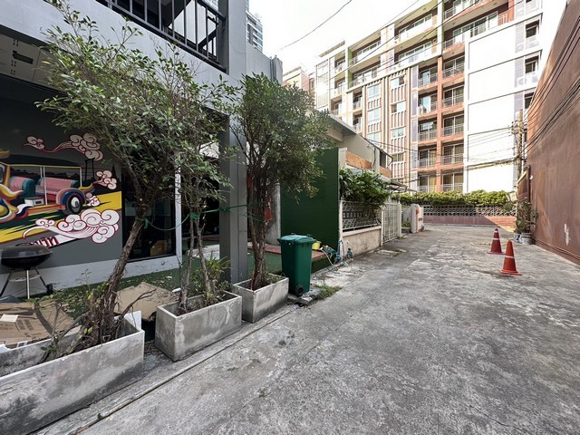 [F283]ทาวน์โฮม รีโนเวทต่อเติมเต็มพื้นที่  สุขุมวิท30 ใกล้ถนนใหญ่ ห่าง BTSพร้อมพงษ์ เพียง500เมตร