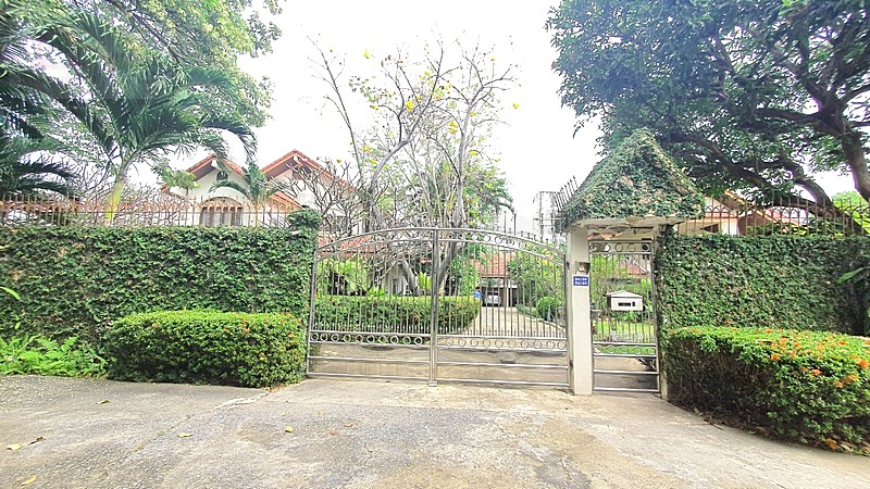 ขายที่ดินเปล่าพร้อมบ้านเดี่ยว 2หลัง  จอดรถได้ 12คัน ถนนเเจ้งวัฒนะ-ปากเกร็ด ปากเกร็ด นนทบุรี