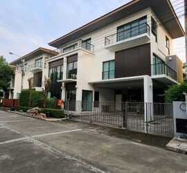 [H296]บ้านเดี่ยวหลังใหญ่ 3 ชั้น  ขนาด 400ตร.ม TYPE A ใหญ่ที่สุดในโครงการลุมพินีสวนหลวง ร.๙ ซอยเฉลิมพระเกียรติ ร.๙ 40/1 เลี้ยงสัตว์ได้
