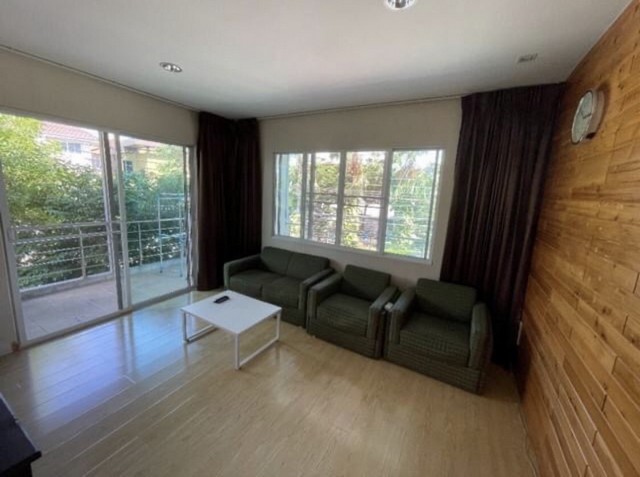 [H298]บ้านเดี่ยว 3 ชั้นครึ่ง ซื่อตรงแกรนด์โฮม เกษตร-รัชโยธิน ฝั่งตรงข้ามเป็นสวนสาธารณะ ไม่ติดกับชนบ้านใคร  เลี้ยงสัตว์ได้  ใกล้ BTSเสนานิคม