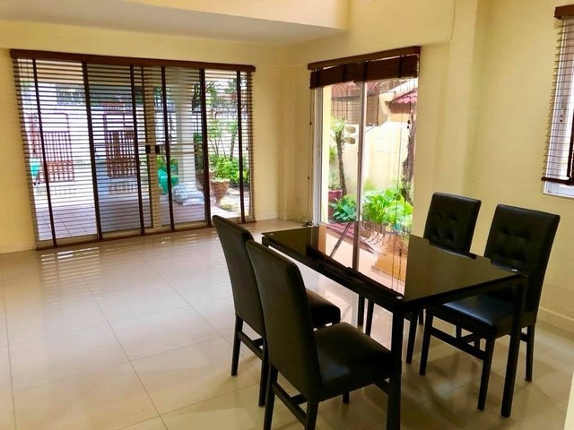 [H300]บ้านเดี่ยว 4  ชั้น  สุขุมวิท31  ใกล้ BTSพร้อมพงษ์ และMRT มักกะสัน  ใกล้เอ็มโพเรียม อโศก ตกแต่งพร้อมเฟอร์นิเจอร์