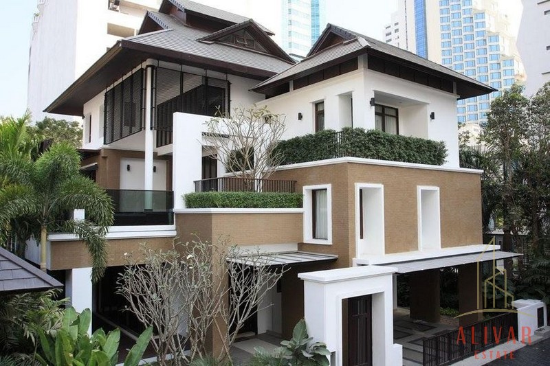 RH022823 RENT Single House with Private pool in Asoke 4 beds 5 baths 680 sq.M. Near BTS Asoke station
