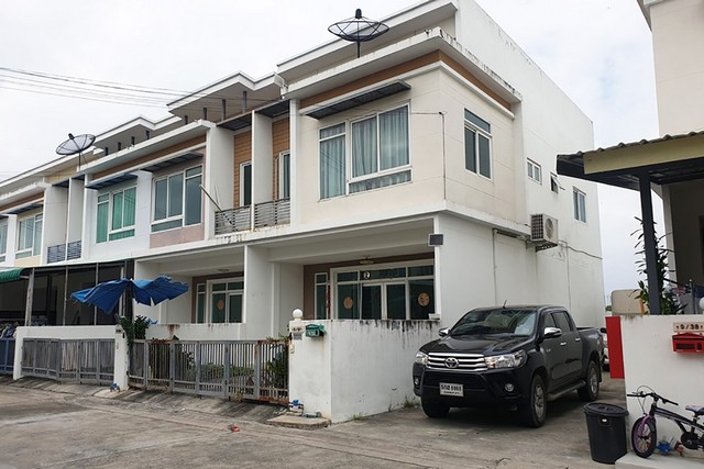 ขายทาวน์โฮม 2 ชั้น หมู่บ้านเดอสยาม สวนหลวง ร.9 PTT00078