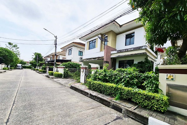 ขายบ้านเดี่ยว หมู่บ้านเศรษฐศิริ วงแหวน-สุขาภิบาล 2 ซอย 40 ถ.เสรีไทย PTT12082