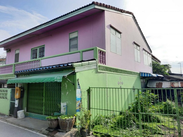 ขายบ้านพร้อมที่ดิน ขนาด 38 ตารางวา ซอยพหลโยธิน9 (ซอยบุญคุ้ม) ตำบลคลองหนึ่ง อำเภอคลองหลวง จังหวัดปทุมธานี