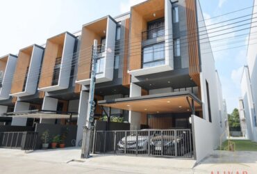 RH023623 ให้เช่า ทาวน์โฮม 3.5 ชั้น แปลงมุม โครงการ Shizen Phatthanakan 32