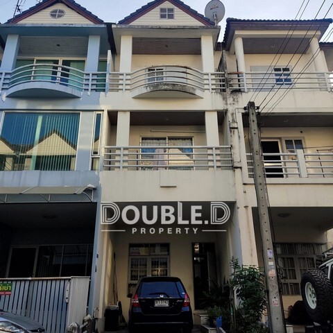 ทาวน์โฮม 3 ชั้น ทาวน์อินทาวน์ ซอย 19 ขาย 4.2 ล้านบาท Tel : 082-626-8246