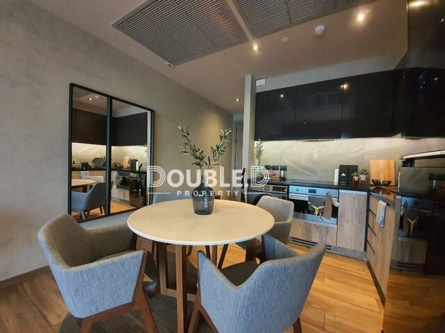 The Lofts Asoke MRT phetchaburi 2 bedrooms sale 22.8 Tel : 082-626-8246