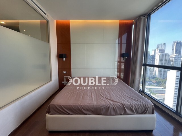 The Address Sukhumvit 28 2 bedrooms BTS Phomphong sale 15 mb Tel : 082-626-8246