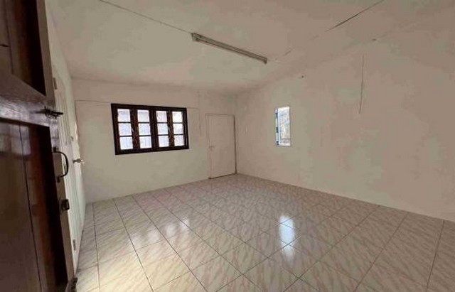 [H309]บ้าน หลังมุม หมู่บ้านชุมชนเภสัช รามอินทรา67 เข้าออกได้หลายเส้นทาง ทั้ง รามอินทรา วัชรพล และเลียบทางด่วน ใกล้รถไฟฟ้าสายสีชมพู ทางด่วน
