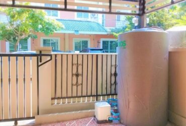 ตลาดรุ่งโรจน์  โลตัส คลอง4 7-11รีโนเวทใหม่ ใหม่ 2 ชั้น  24 ตร.วา 190 ตรม. กว้าง 6 เมตร ให้เช่า-ขาย ทาวน์โฮม 3นอน 3น้ำ