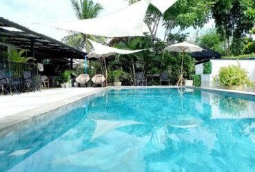ขายบ้านพร้อมที่ดิน พร้อมสระว่ายน้ำ 5 ไร่ 40 ตรว. ตกแต่งพร้อม เดินทางสะดวก เหมาะทำรีสอร์ท ในสุพรรณบุรี