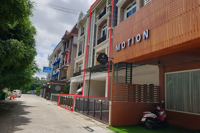 ขายทาวน์เฮ้าส์ 4 ชั้น หมู่บ้านเดอะแพลทตินั่มเพลส คลองจั่น, บางกะปิ PTT00147