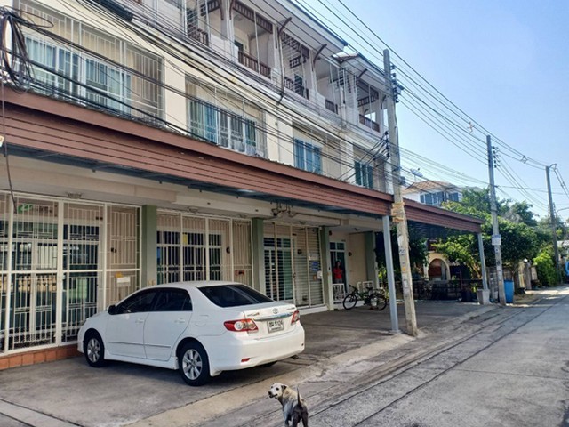 [H315]ว่างให้เช่า ทาวน์โฮม ซอยลาดพร้าว 31 โชคชัย 4 ลาดพร้าว 71 รัชดา 32  ใกล้ MRTลาดพร้าว อนาคตมีรถไฟฟ้าผ่านปากซอย