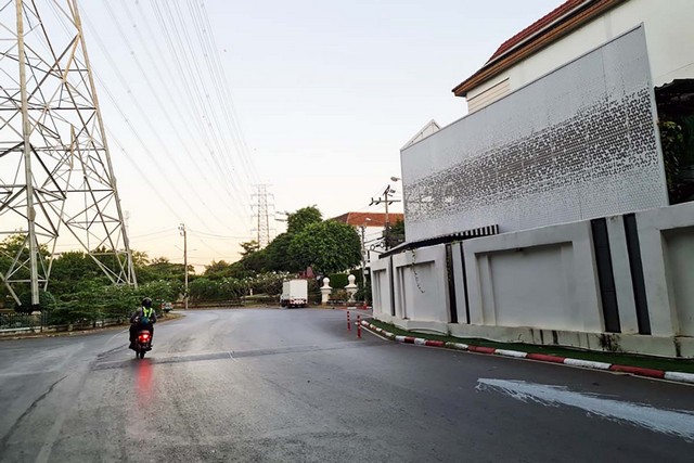 ขายทาวน์โฮมหมู่บ้านปารีส-รัชวิภา ย่านจตุจักร PTT11960