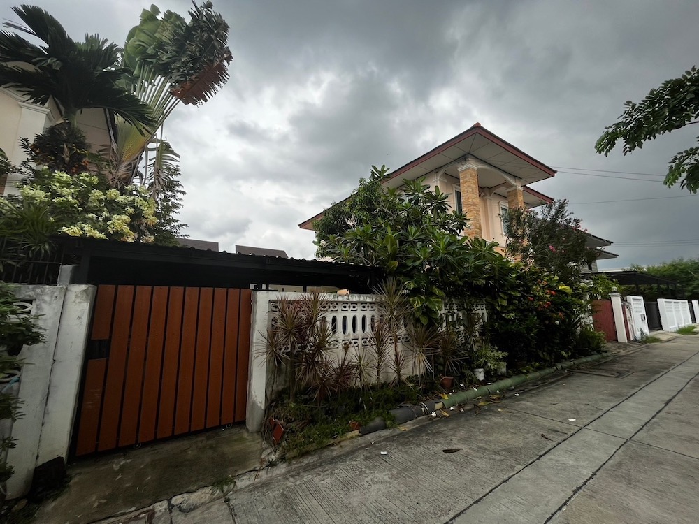 ขายบ้านเดี่ยว ด่วนสุดๆ ที่ดินข้างบ้านเยอะมาก จัดสวนได้ หรือสามารถต่อเติมห้องได้ สมุทรปราการ.